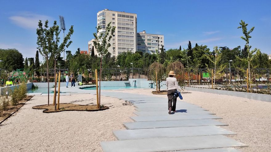 Zona de tierra del jardín japonés