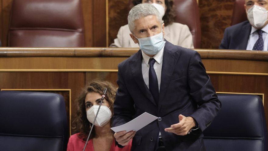 El ministro del Interior, Fernando Grande-Marlaska, interviene en una sesión de control al Gobierno en el Congreso