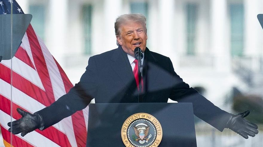 Donald Trump interviene en la concentración convocada en Washington este miércoles bajo el lema 'paren el robo'.