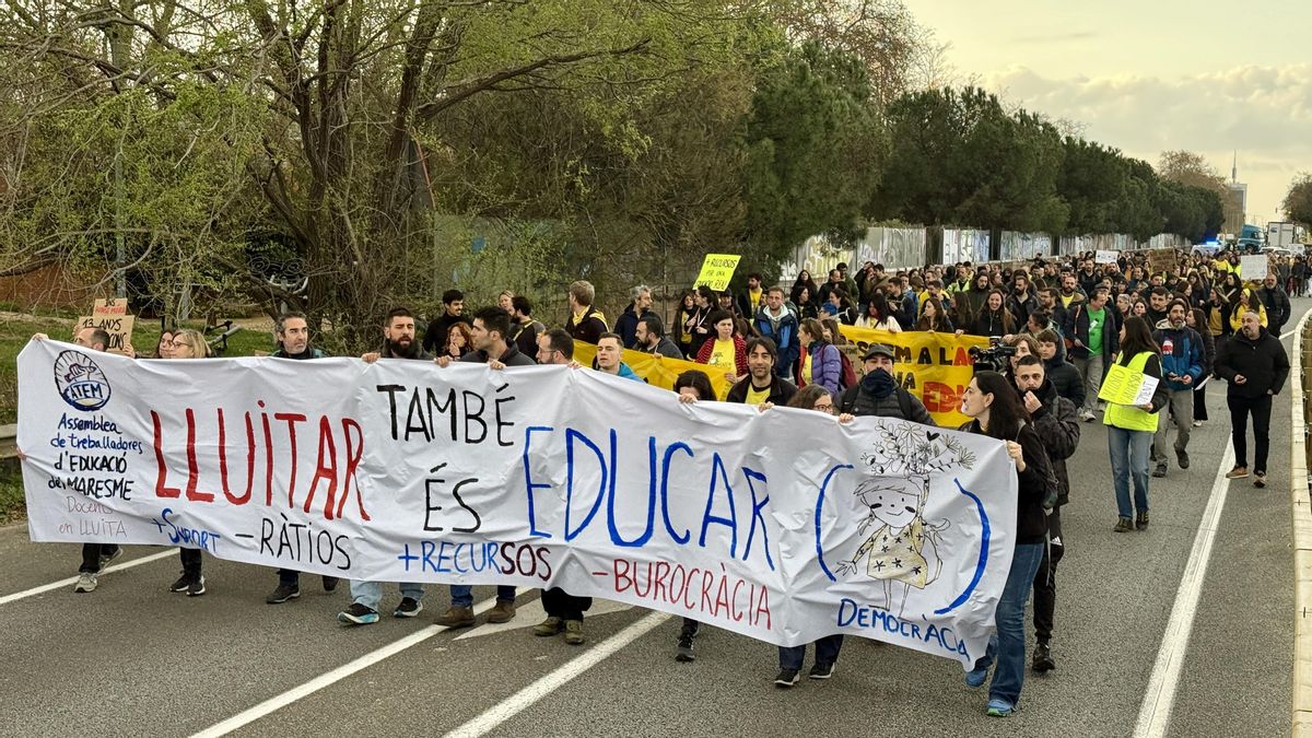 Los docentes catalanes cortan carreteras en el Vallès y el Maresme en el cuarto día de huelga
