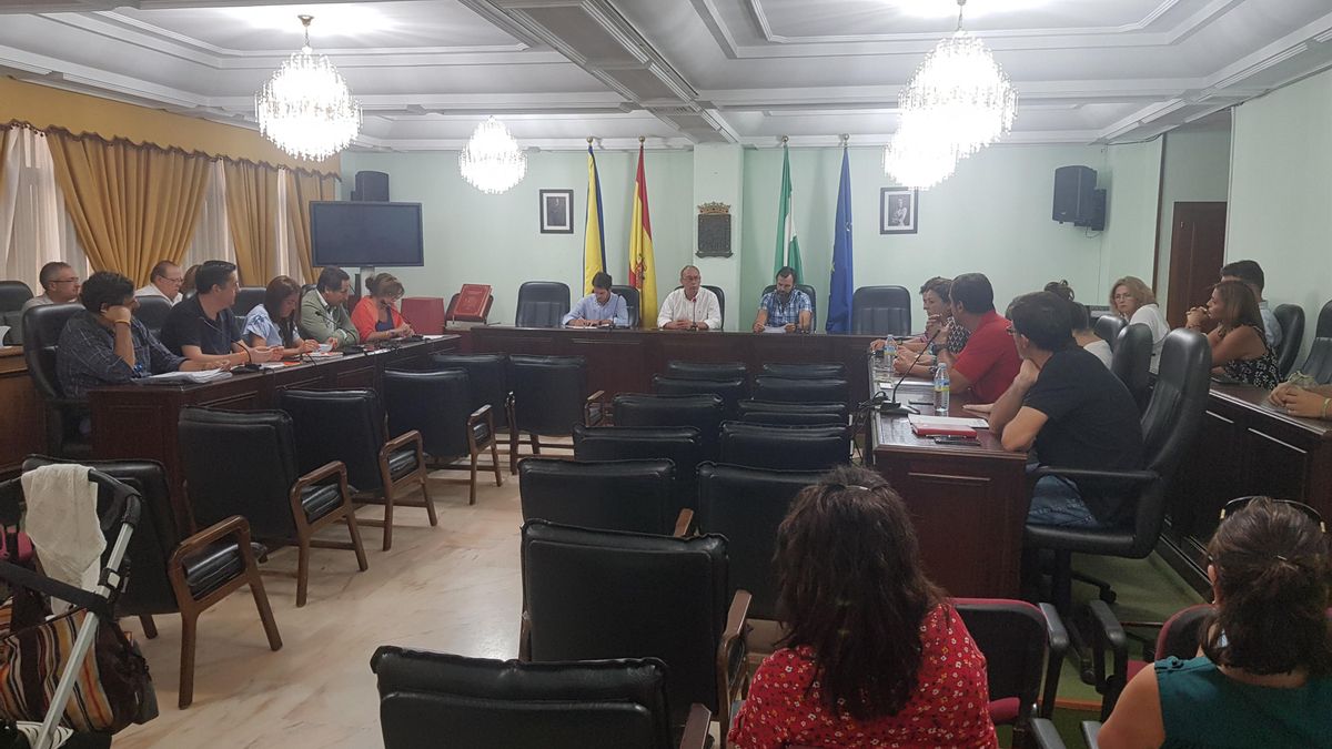 Archivo - Pleno del Ayuntamiento de San Juan de Aznalfarache (Sevilla)