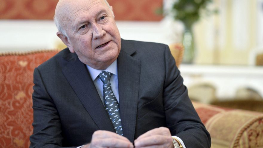 De Klerk, el último presidente del "apartheid", muere de cáncer en Sudáfrica