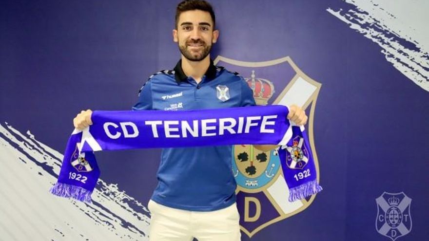 José León: "Jugar en el CD Tenerife te abre todas las puertas"
