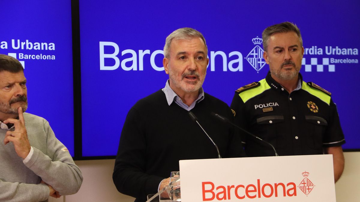 El alcalde de Barcelona Jaume Collboni durante su comparecencia este sábado.