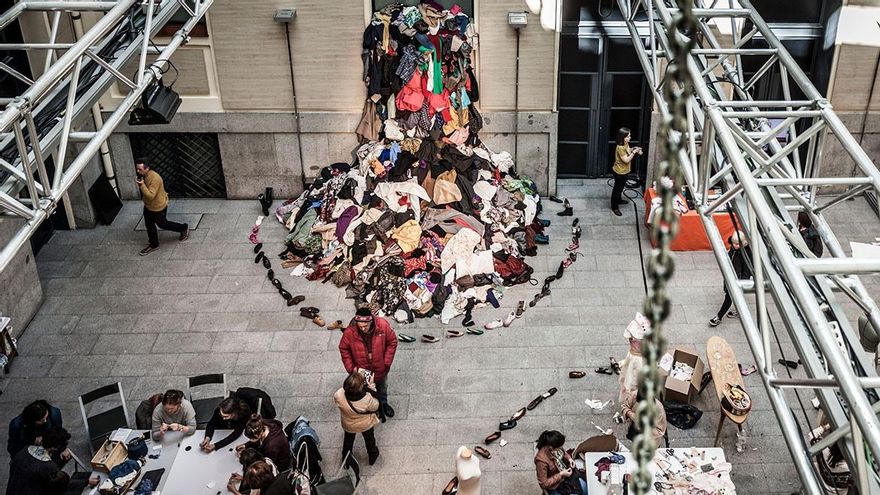Maratón de reciclaje textil en la Casa Encendida en Madrid