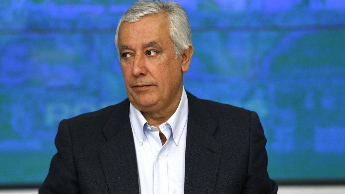 Javier Arenas no encabezará la lista del PP-A al Parlamento andaluz por ninguna provincia