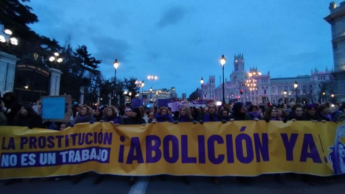 Cabecera de la manifestación convocada por el Manifiesto Feminista de Madrid.