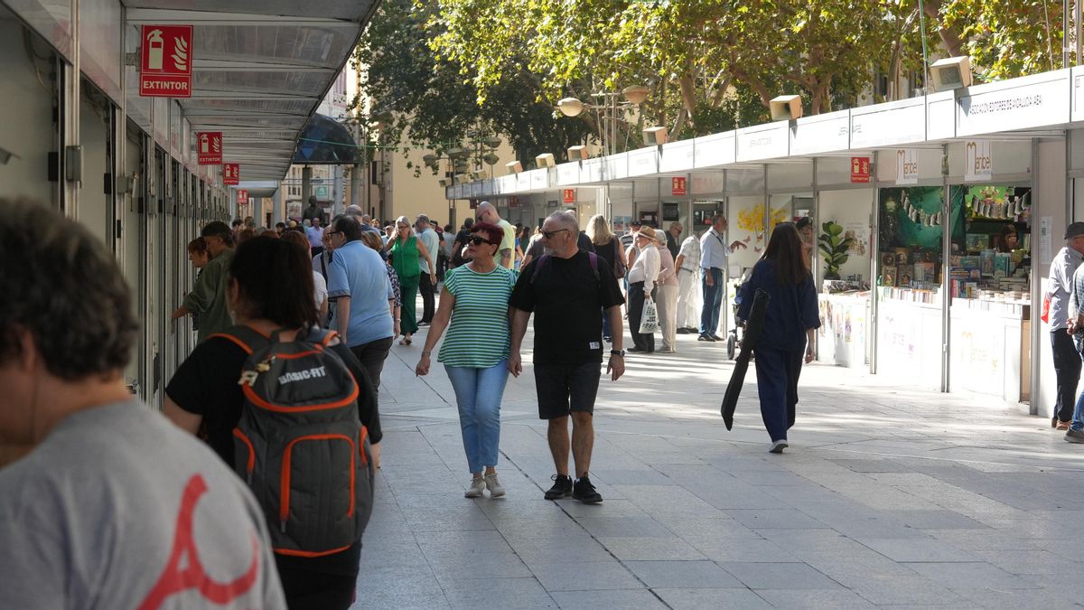 Susana Martín Gijón, Elvira Navarro, Rafael Narbona y María Rosal llegan a la Feria del Libro