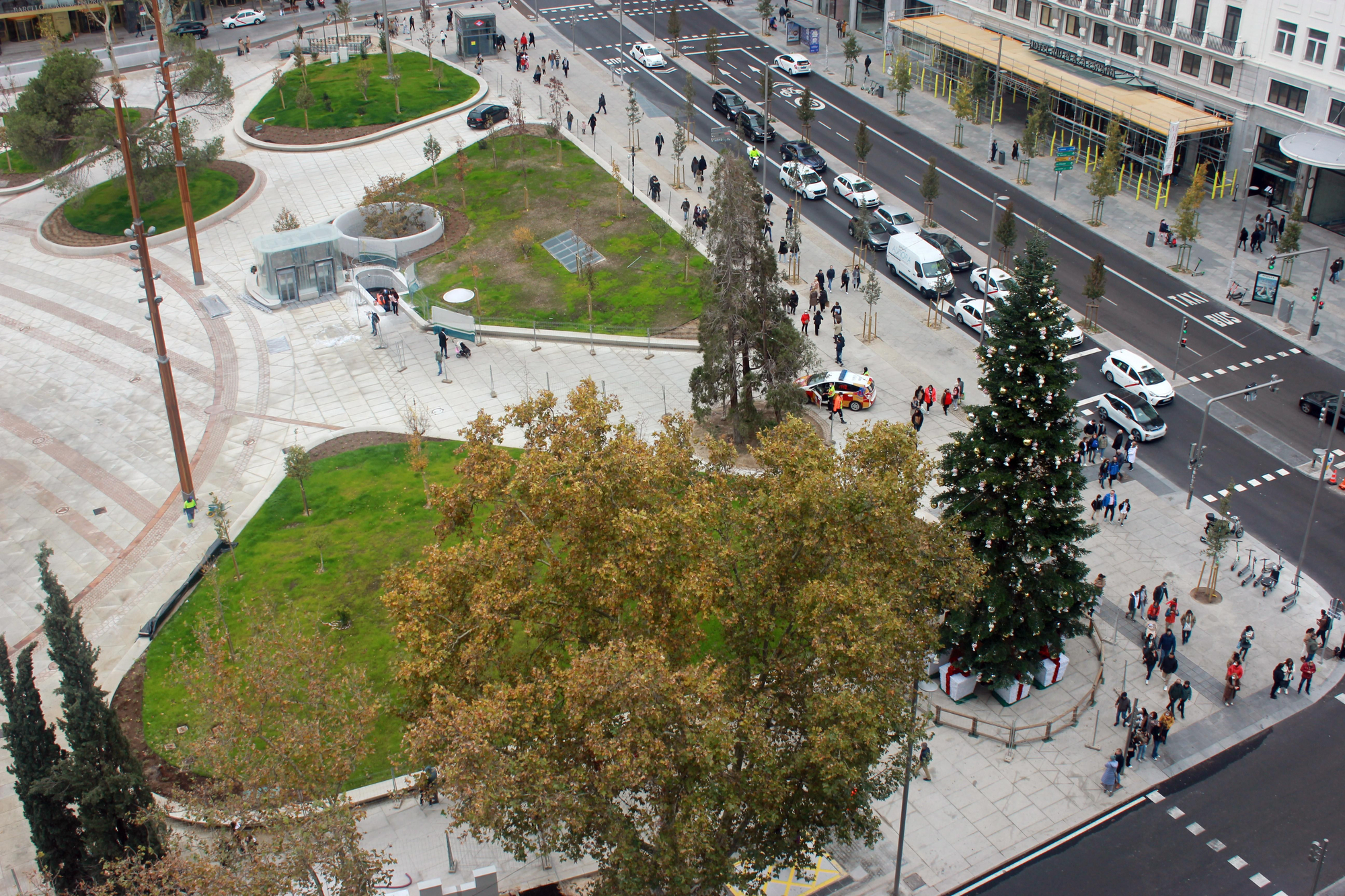 Nueva Plaza España - Esquina árbol de Navidad