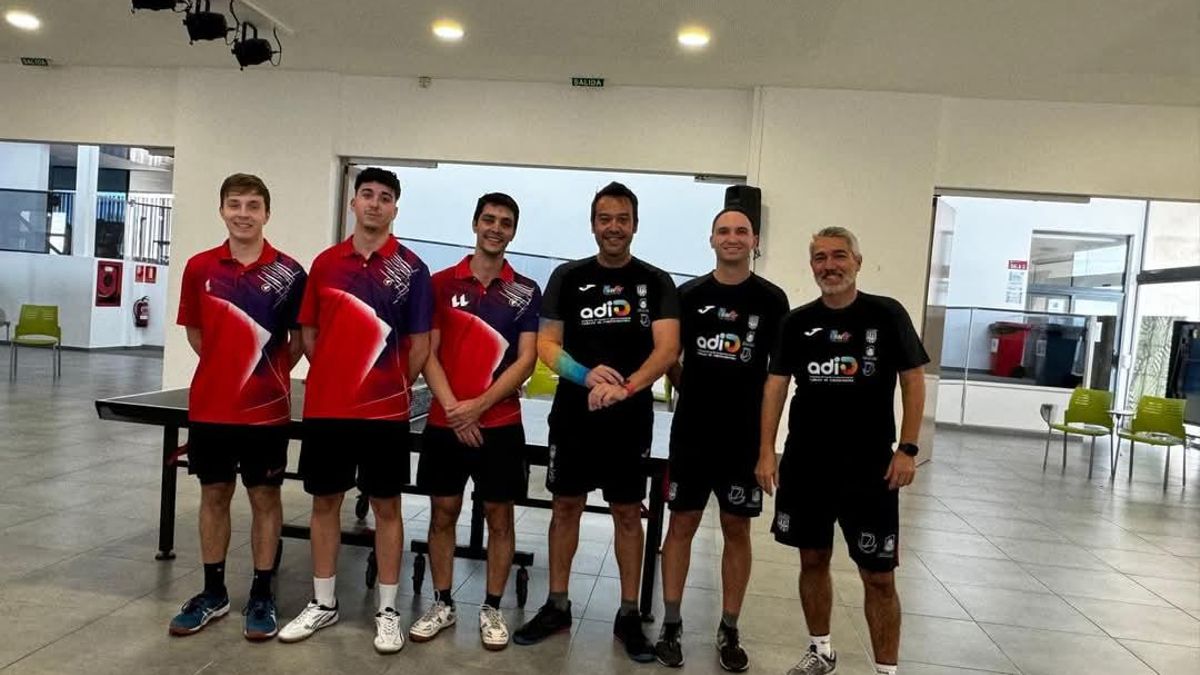 Formaciones del encuentro de Tercera entre RDCD Peña de La Amistad y Universidad de La Laguna.