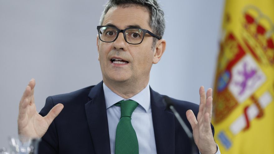 El ministro de Justicia, Félix Bolaños durante la rueda de prensa posterior a la reunión del Consejo de Ministros, este martes en el Palacio de la Moncloa, en Madrid. EFE/ Mariscal