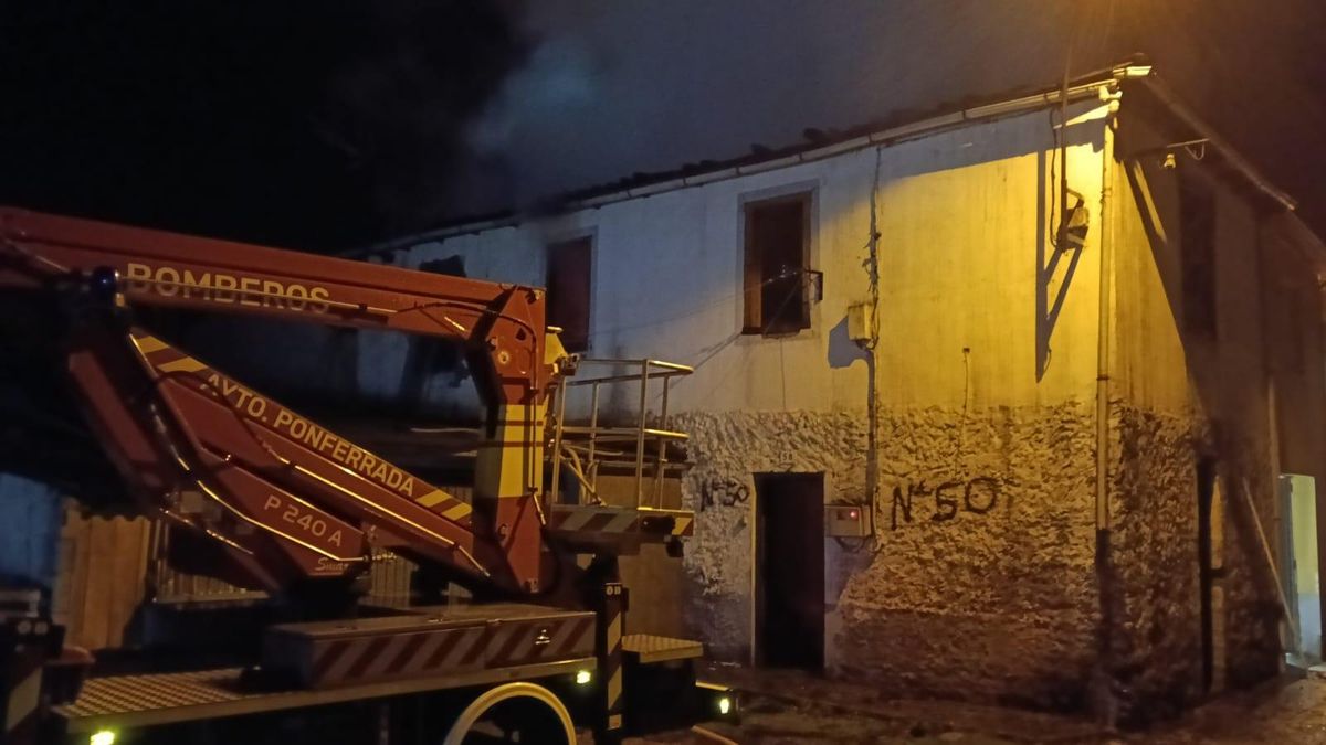 Un incendio ocasiona graves daños estructurales en una vivienda de Toral de los Vados