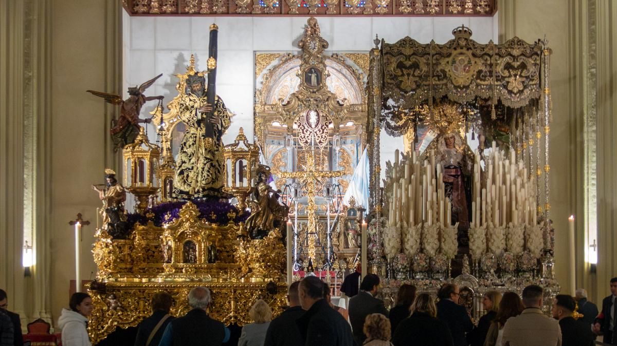 Pasos de la Hermandad de los Gitanos en su templo