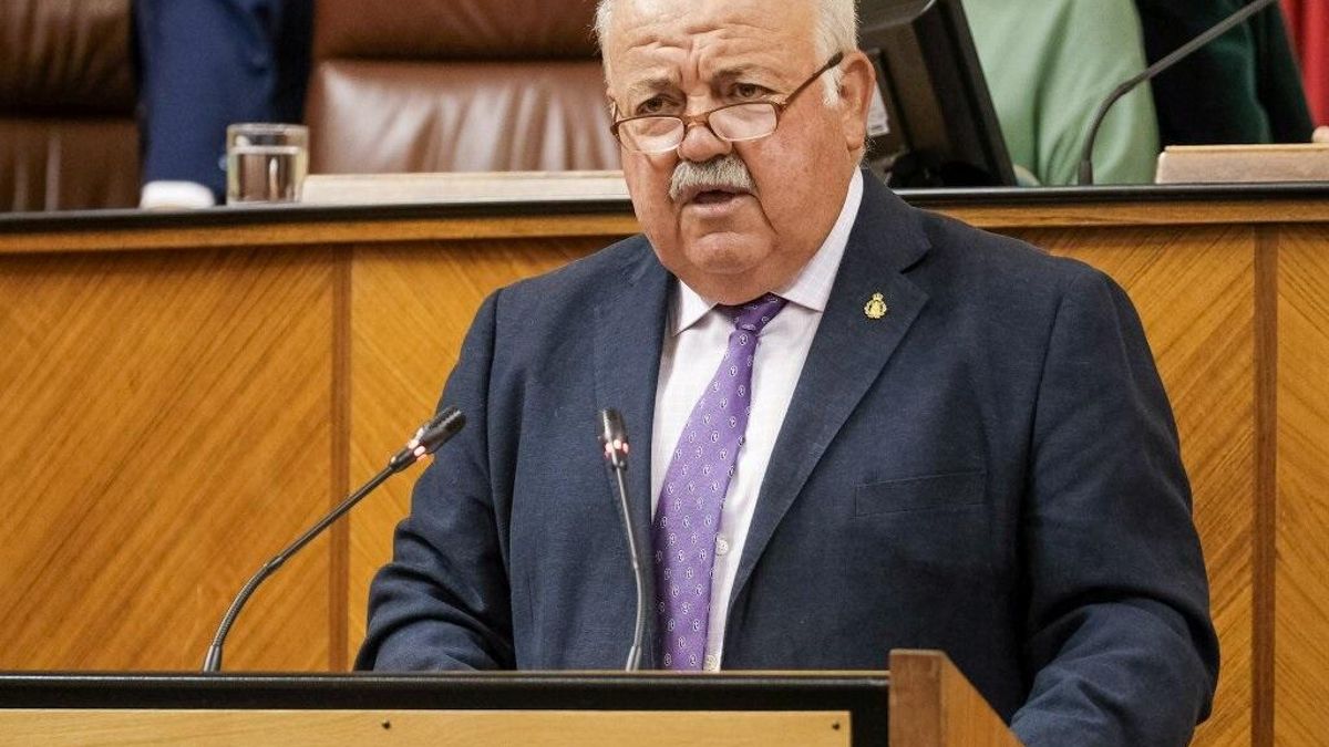 El consejero de Salud y Familias, Jesús Aguirre, en una imagen de archivo.