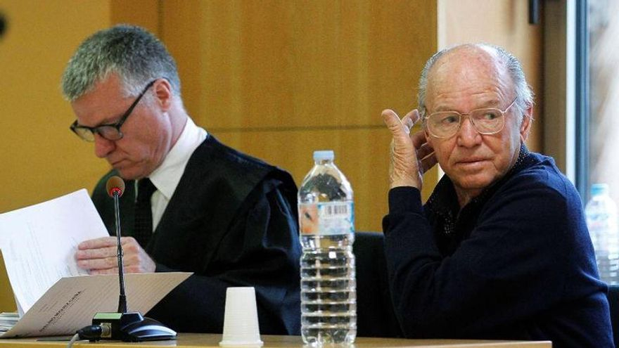 Jacinto Siverio, a la derecha, en la vista oral celebrada en la Audiencia Provincial