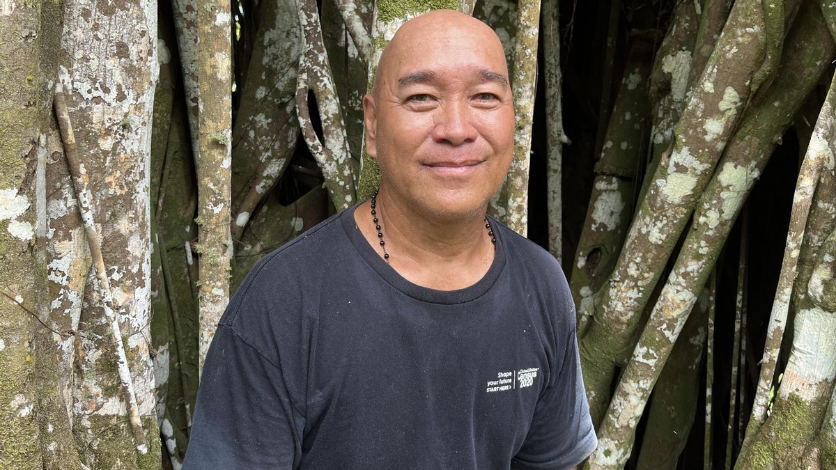 James Manglona, el guardián de los últimos ‘árboles de fuego’ del Pacífico