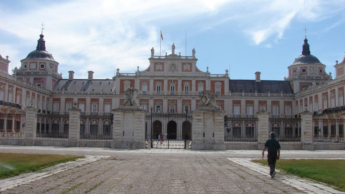 Vista de la fachada del Palacio Real de Aranjuez.