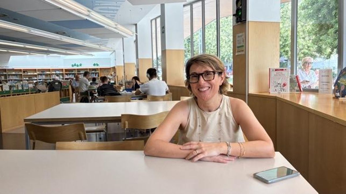 Una mañana en la premiada biblioteca que soñaron los vecinos: "Vengo cada día, es mi gimnasio intelectual"