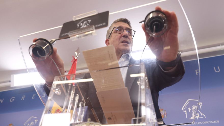 El PSOE impulsa los desalojos exprés de viviendas ocupadas y Podemos le acusa de asumir la agenda de la derecha