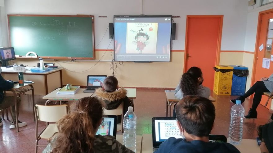 "Hemos trabajado mucho para evitar el cierre de nuestro colegio público pero no ha podido ser"