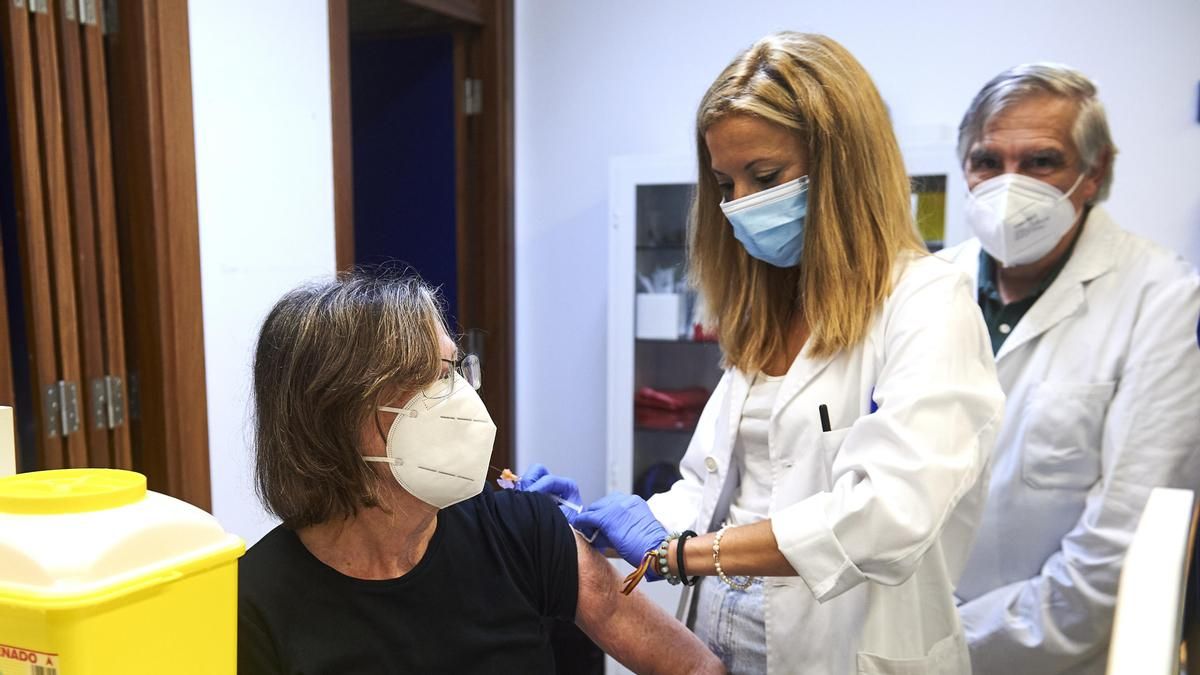 El Sindicato de Enfermería de Cantabria reclama un aumento de plantilla para la campaña de vacunación de la gripe
