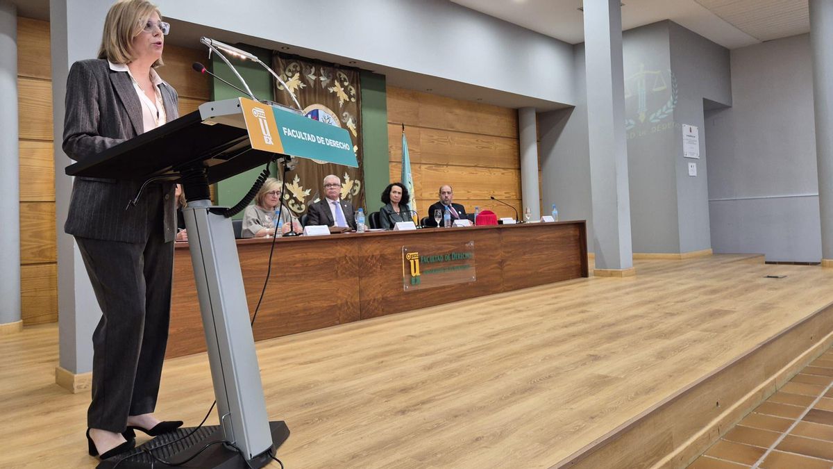 Inés Herreros reivindica un humanismo jurídico comprometido con la dignidad y la memoria democrática