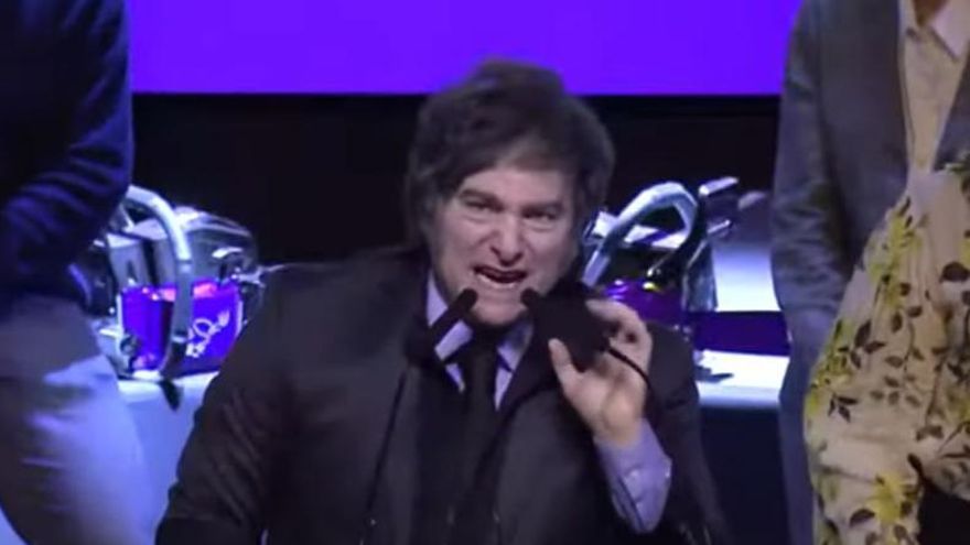 "Saquen al pingüino del cajón", sin menciones al escándalo de la Andis, Milei prefirió atacar a Néstor Kirchner