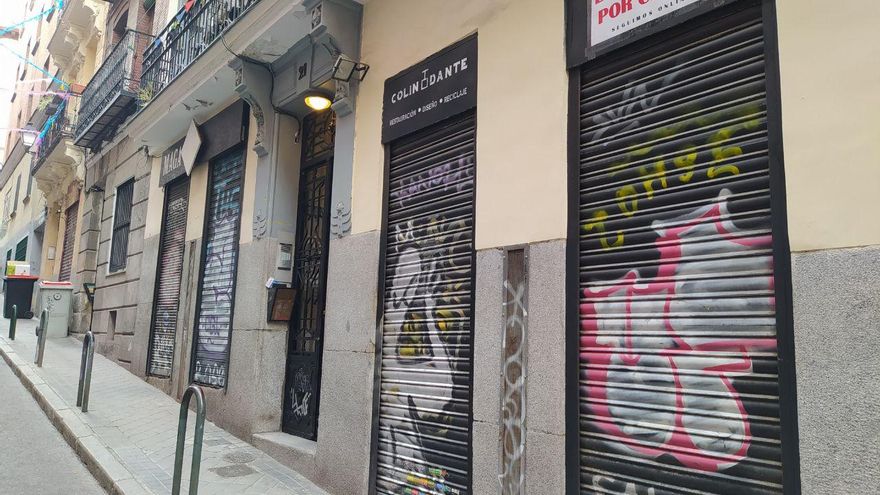 Una tienda de la calle de Bastero, en liquidación por cierre.