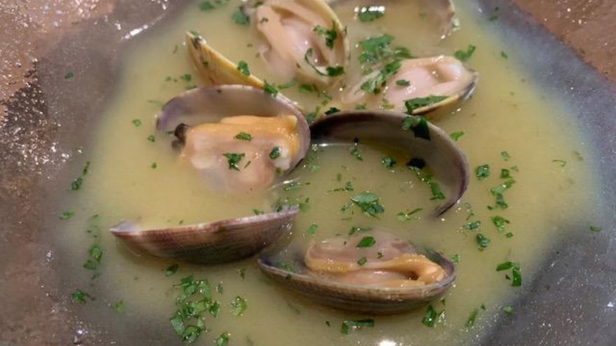 Almejas de carril al albariño