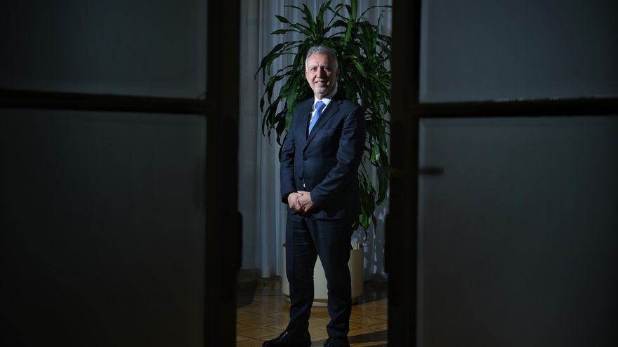 Ángel Víctor Torres: "Si los menores llegados a Canarias fuesen blancos, no habría problema en repartirlos"