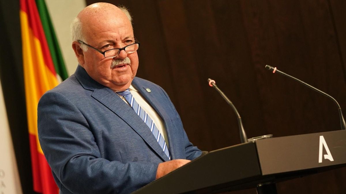 Archivo - El consejero de Salud y Familias, Jesús Aguirre.