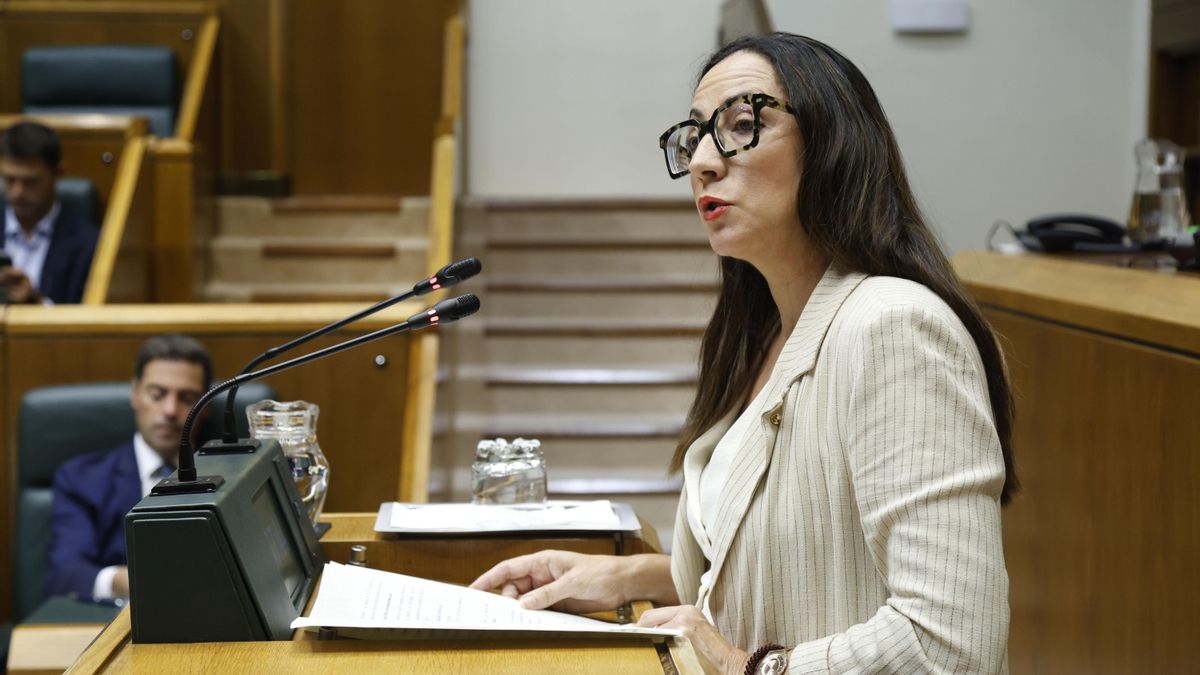 Toda la oposición se echa encima de Pradales y Pedrosa por la debacle de la enseñanza vasca en PISA