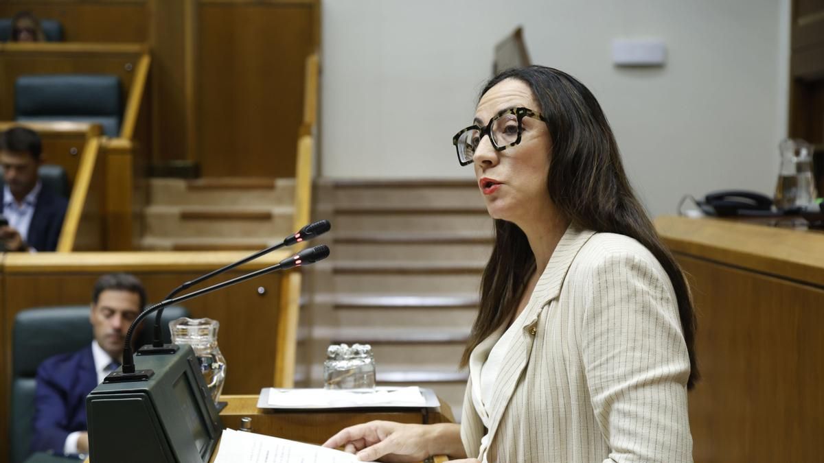 Toda la oposición se echa encima de Pradales y Pedrosa por la debacle de la enseñanza vasca en PISA