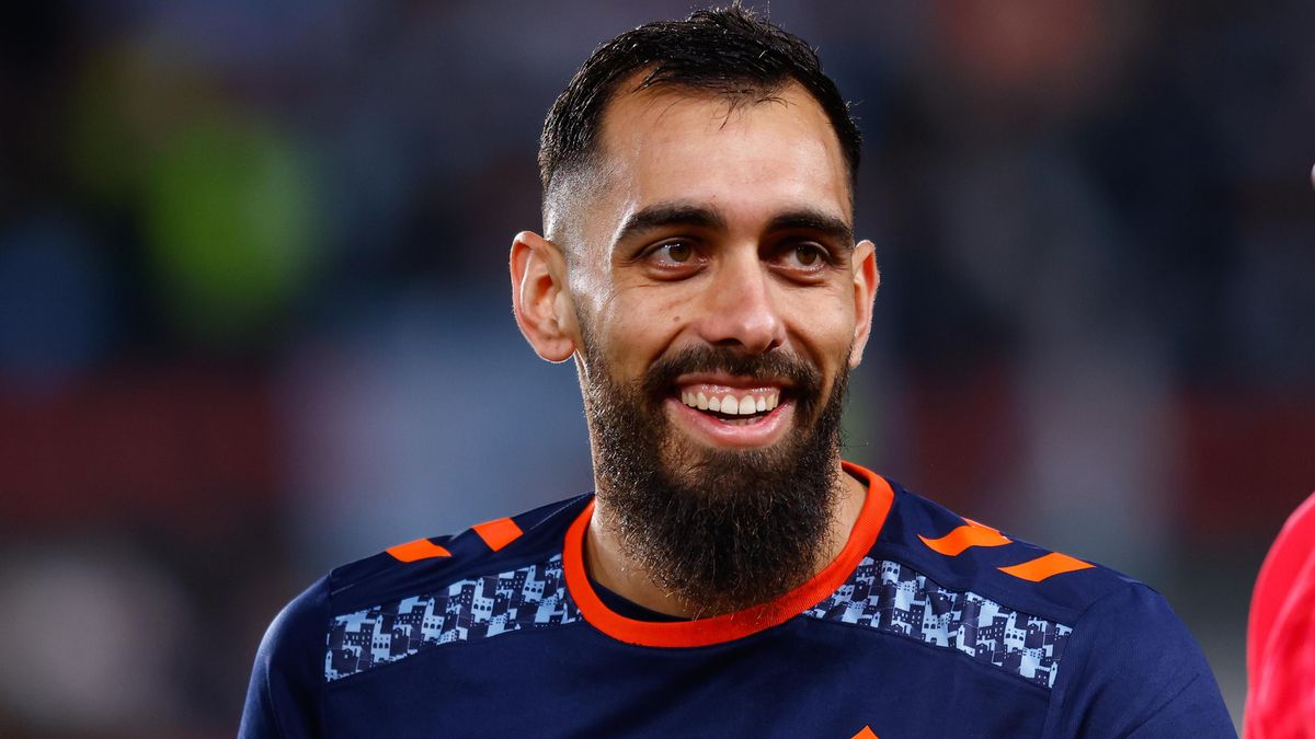 La respuesta irónica de Borja Iglesias tras volver a sufrir insultos homófobos: "Qué raro, si esto en el fútbol no pasa nunca"