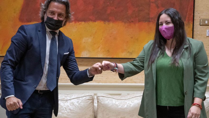 El presidente del Parlamento de Canarias se reúne la directora general de Juventud del Gobierno regional
