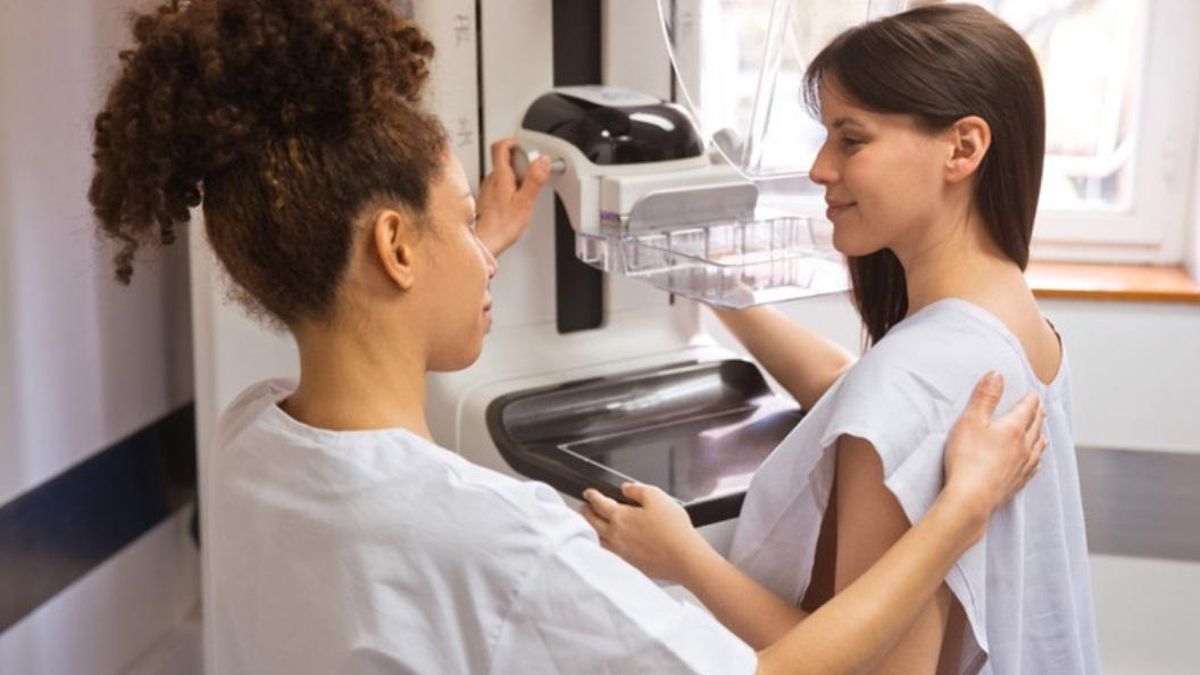 Realización de una mografía del Programa de Detección Precoz del Cáncer de Mama.