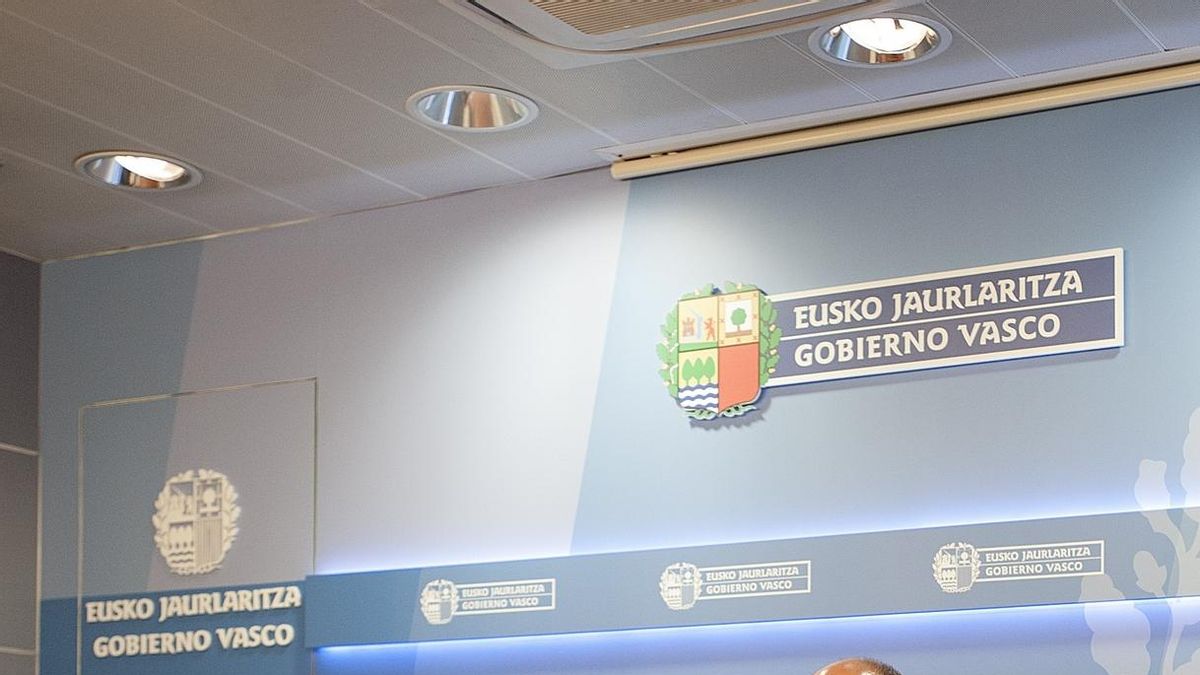 Jon Darpón en la rueda de prensa tras el Consejo de Gobierno.