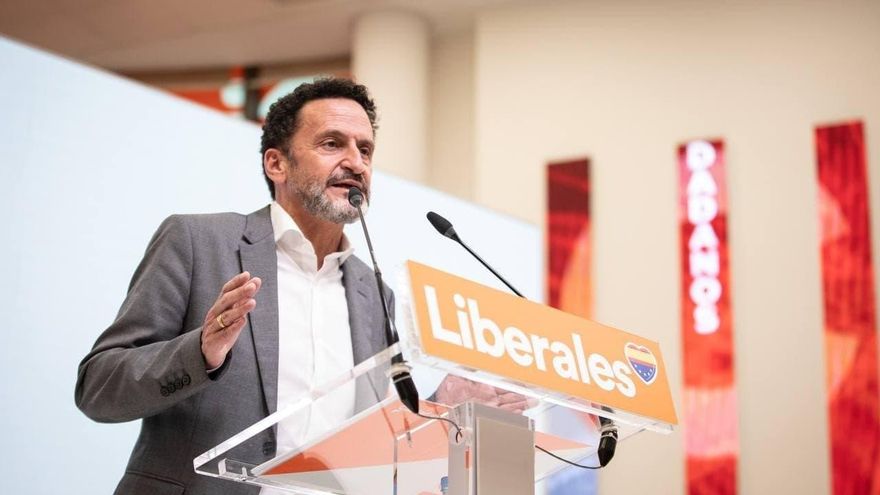 Edmundo Bal atiende a los medios de comunicación tras la reunión del Comité Permanente de Cs
