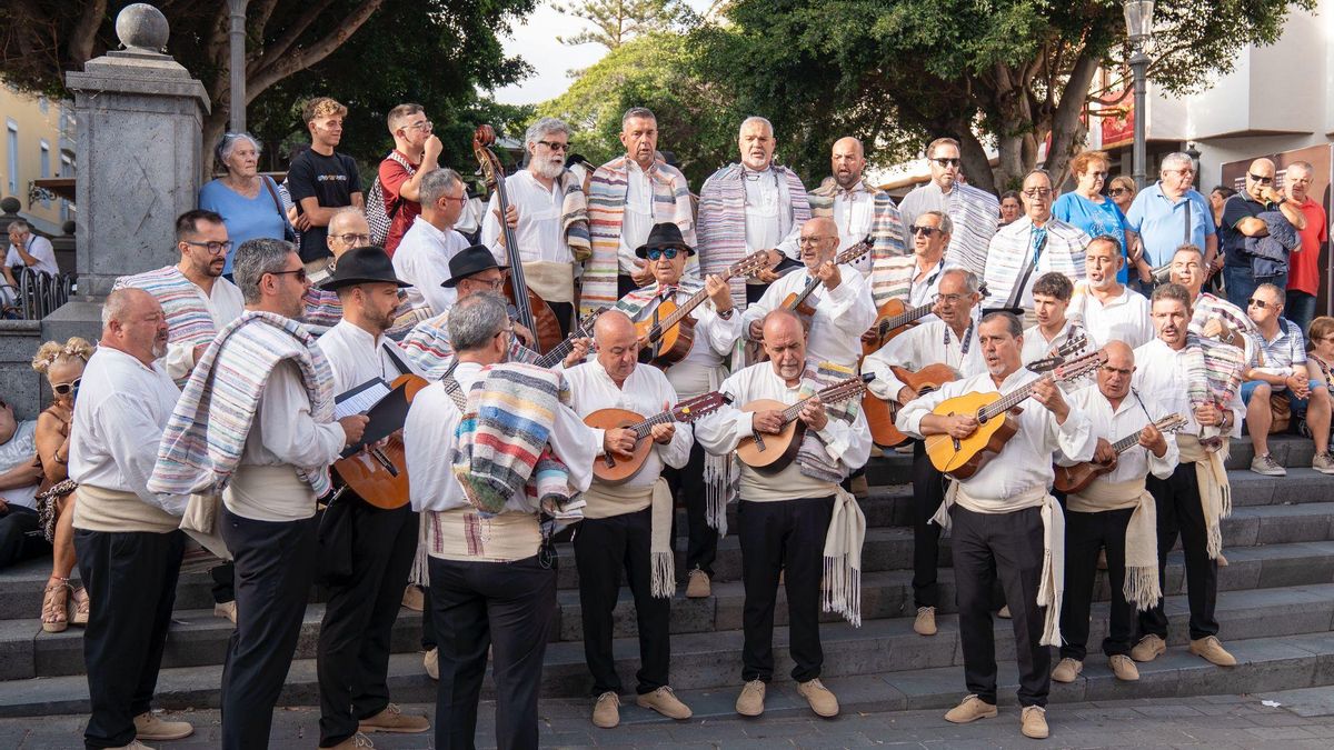 Actuación de Tajadre durante Los Heraldos en la Bajada de la Virgen 2025.
