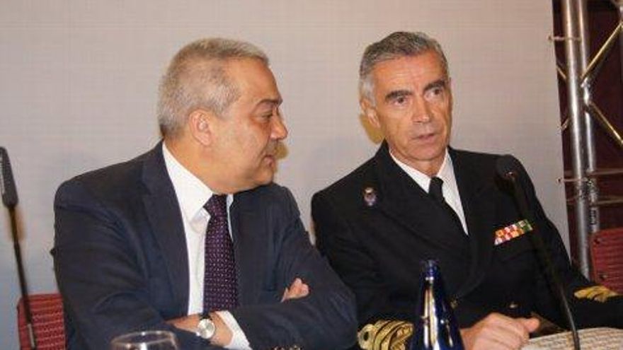 Victor Calvo Sotelo (Secretario de Estado de Telecomunicaciones), Almirante General Fernando García Sánchez (jefe de Estado Mayor de la Defensa).