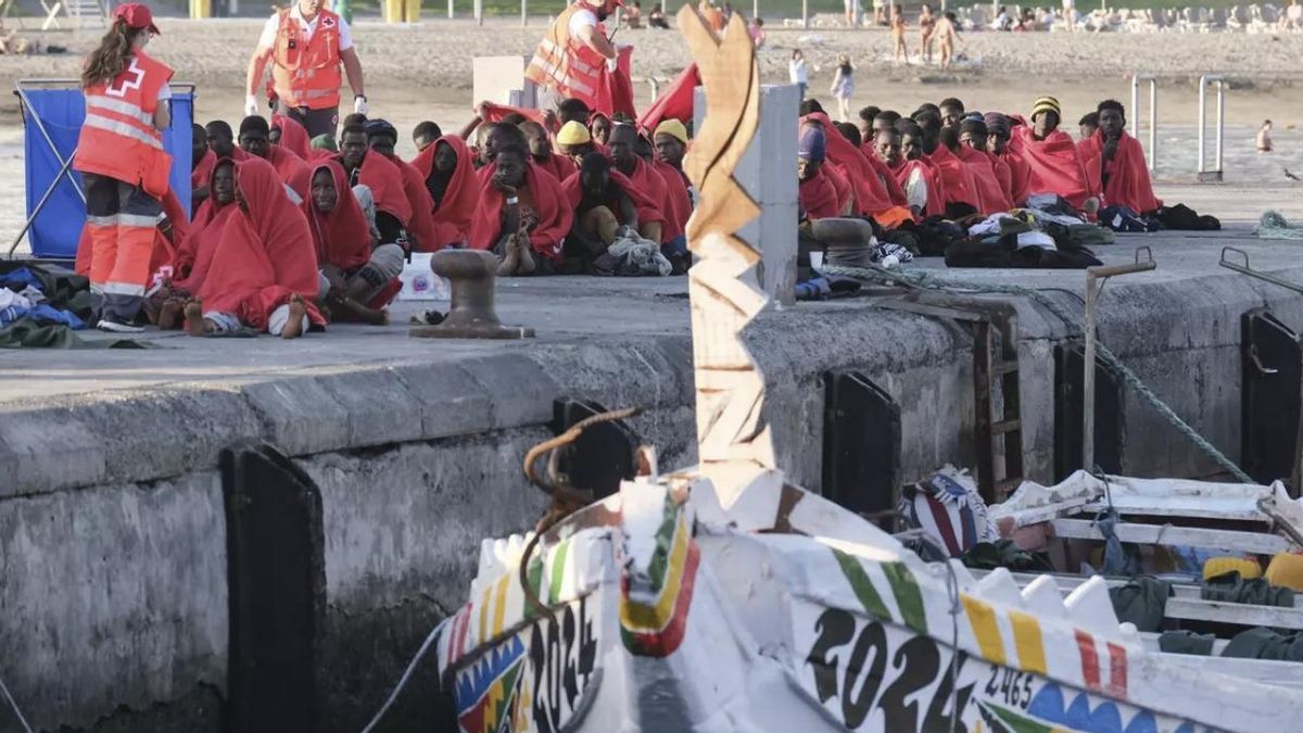 Un cayuco con cinco menores a bordo llega por sus propios medios a Tenerife
