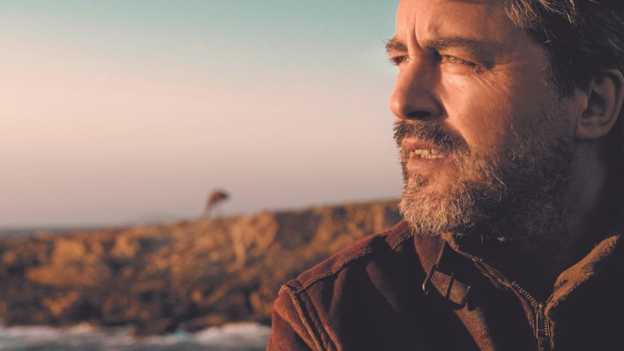 Manuel Rivas, escritor: "La autonomía gallega está llena de okupas, gente que entró en una casa que desprecia"