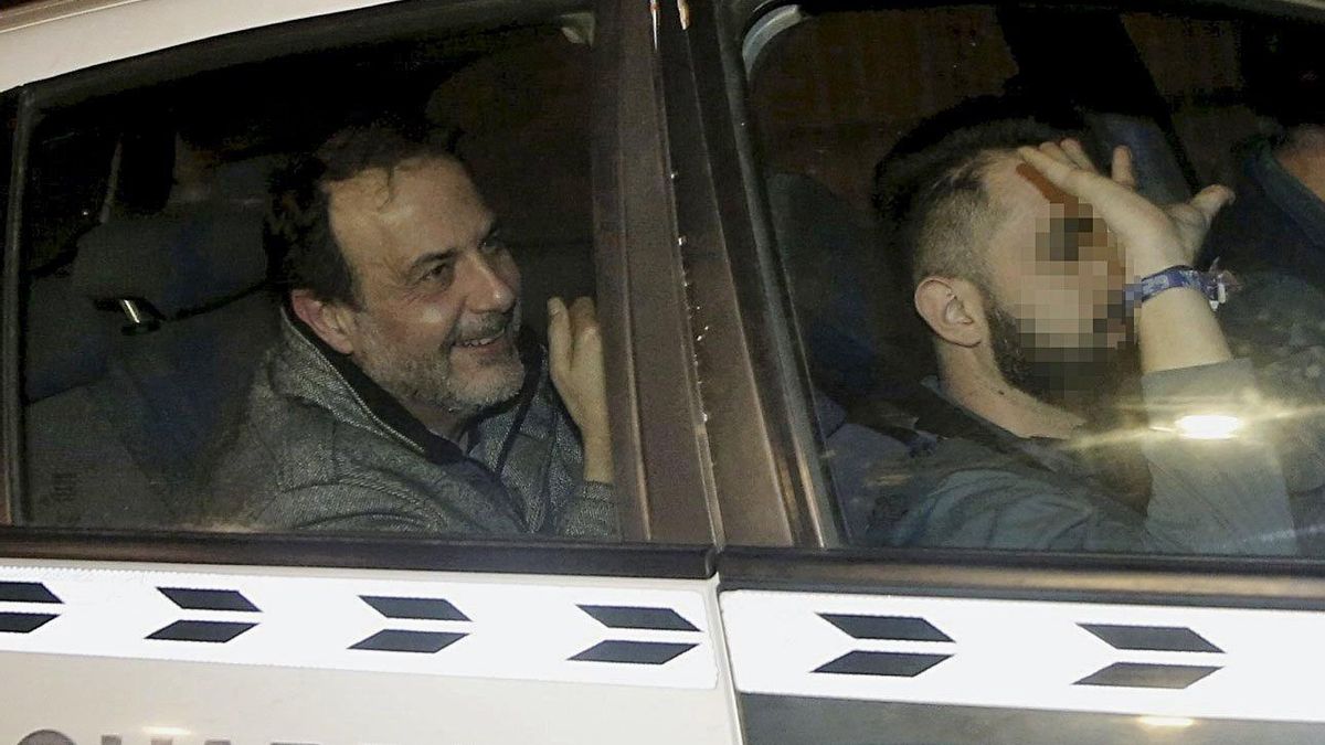 Vicente Burgos, tras ser detenido por la Guardia Civil.