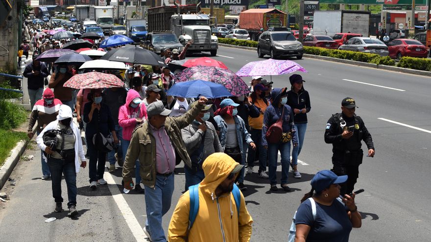 Sindicato de maestros de Guatemala bloquea varias carreteras del país