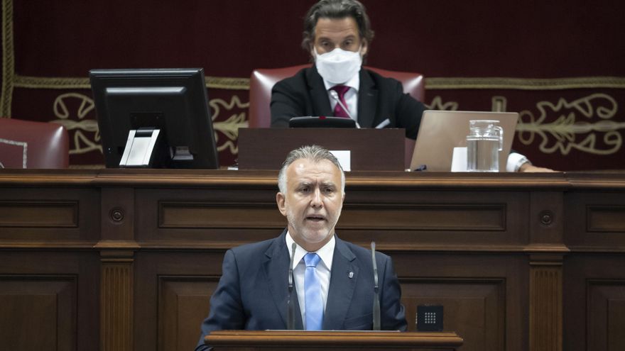 Archivo - El presidente de Canarias, Ángel Víctor Torres, en el Debate sobre el Estado de la Nacionalidad Canaria