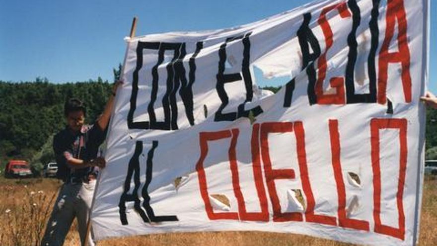 Concentración contra el embalse en Palacios de la Sierra en 1996