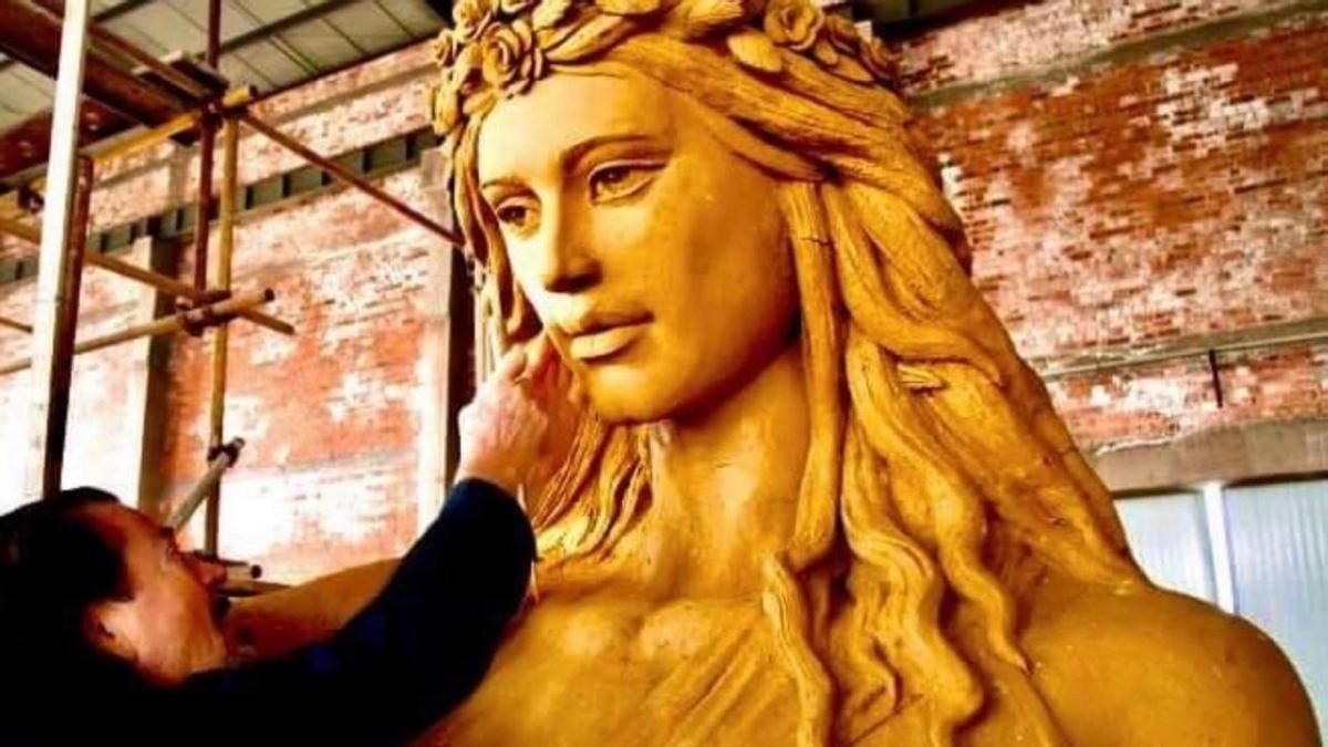 Málaga da vía libre a las polémicas esculturas de Venus y Neptuno en el Puerto pese a las dudas legales