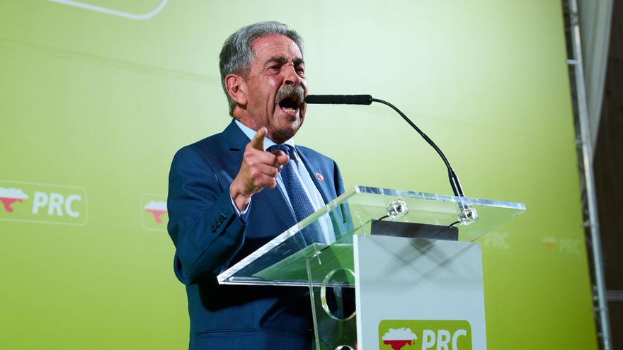 Archivo - El presidente de Cantabria y candidato del PRC a la reelección, Miguel Ángel Revilla