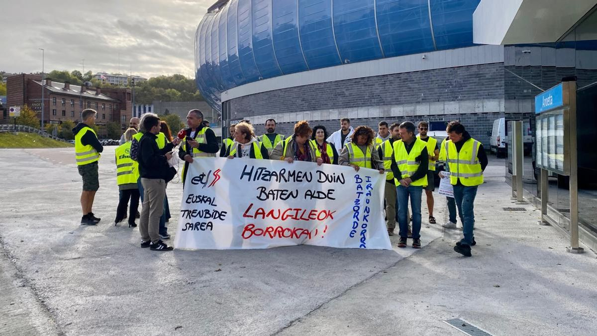 Los trabajadores de ETS incrementan sus protestas ante la puesta en marcha del nuevo Topo de Donostia