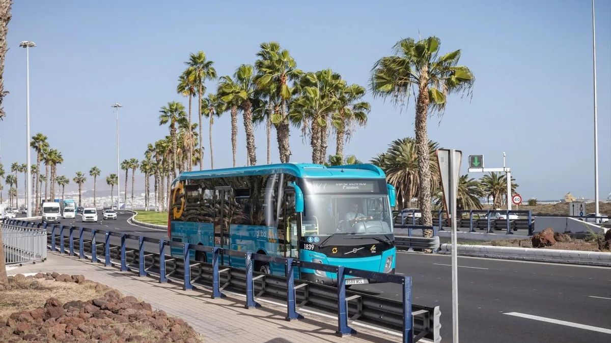 ¿Residentes antes que turistas? El debate sobre si las guaguas canarias deberían dar prioridad a los vecinos